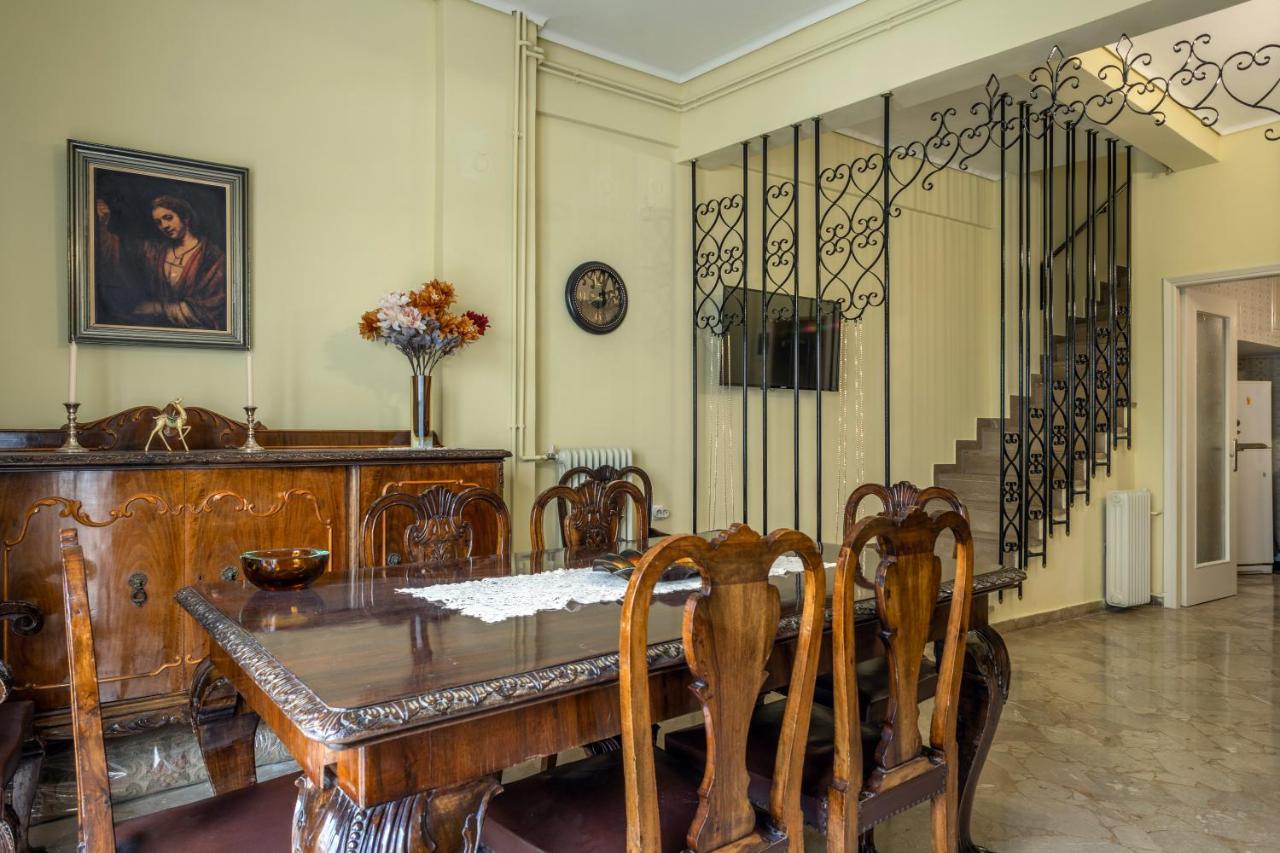 Vintage Maisonette Center *