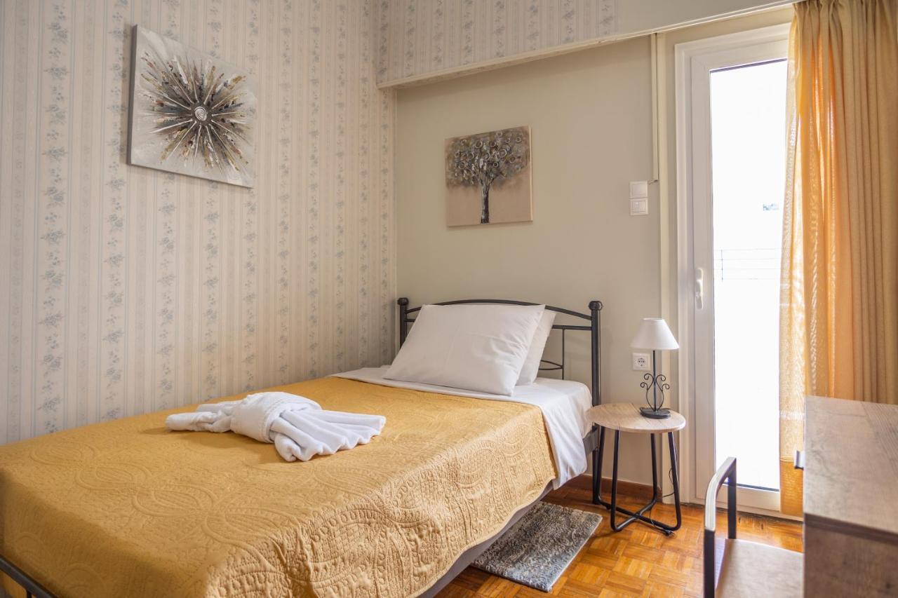 Vintage Maisonette Center *